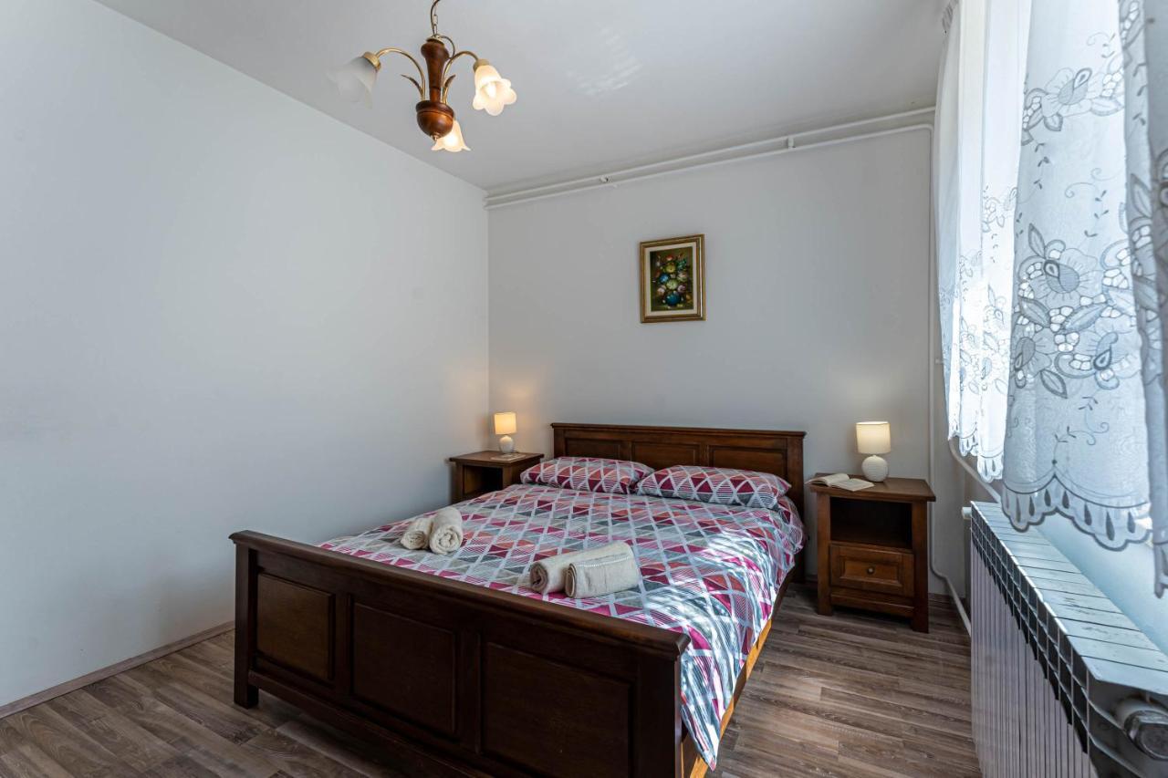 Apartman Ana Apartment Pula Ngoại thất bức ảnh
