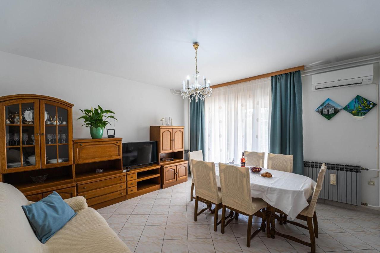 Apartman Ana Apartment Pula Ngoại thất bức ảnh